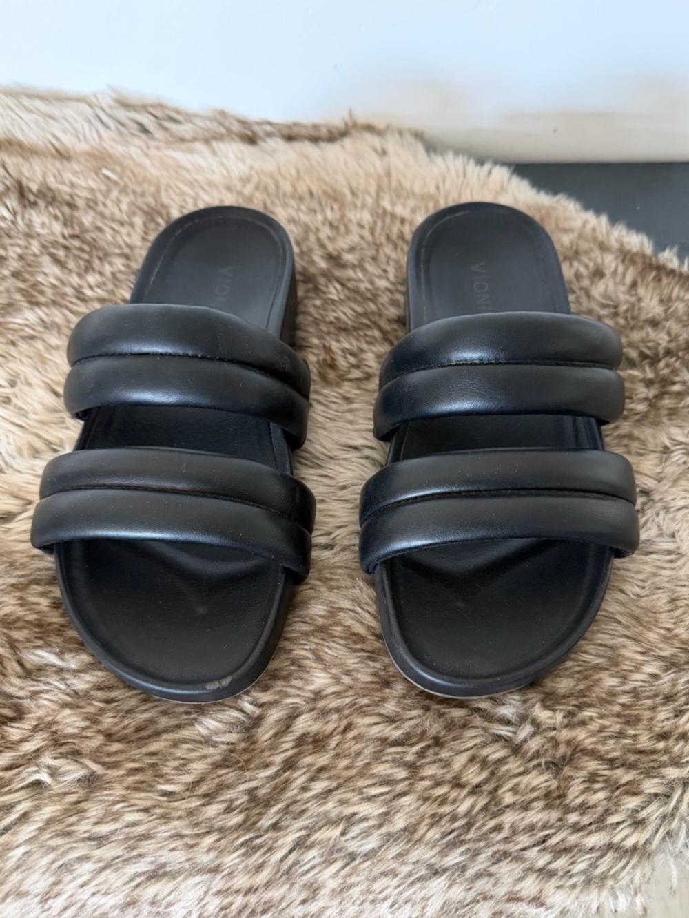 Women’s Vionic Mayla Black Sandals size 8